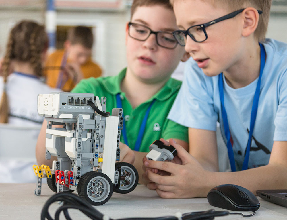 Lego: Build, Code, Conquer!